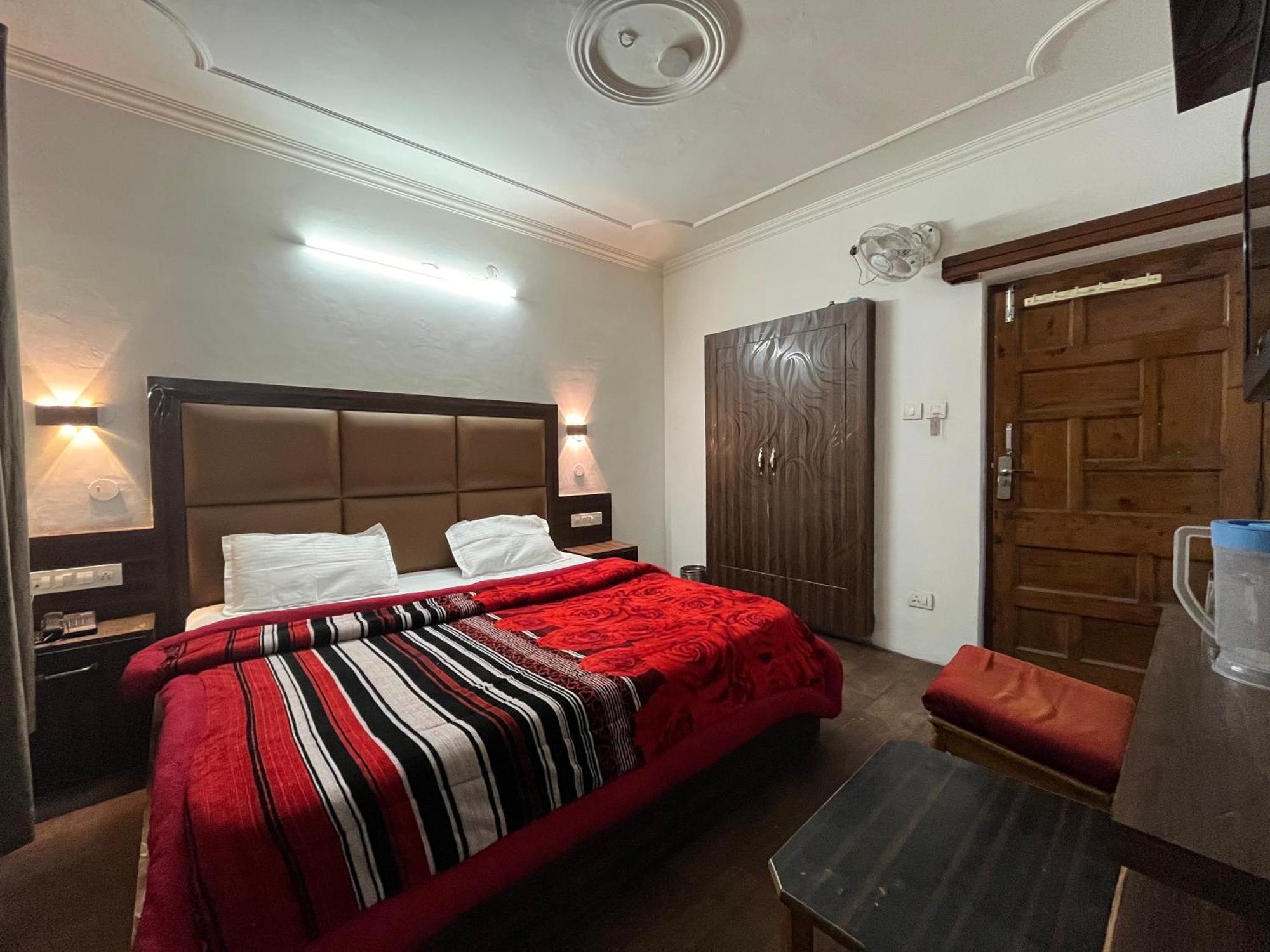 Hotel Premier Mall Road Manali Manāli Exterior foto